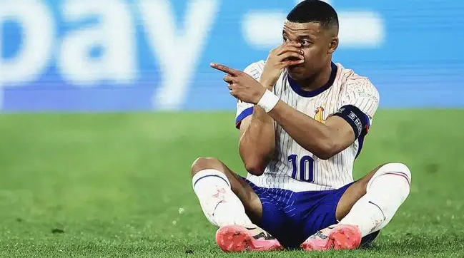 Mbappe frånvarande: Kan Frankrike bryta sig ut ur skogen?